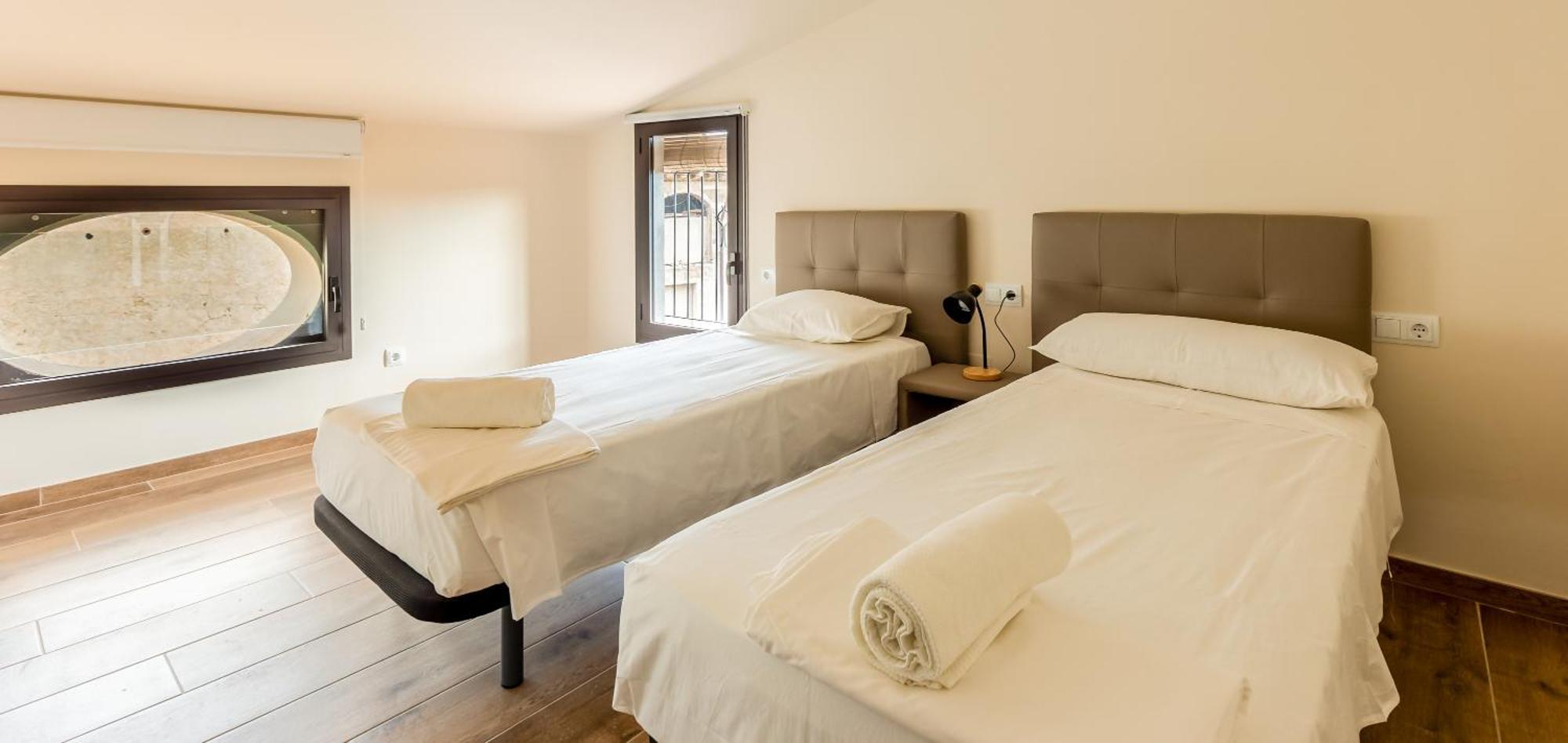 Can Cintet 3 Apartamento Con Terraza En Besalu Bagian luar foto