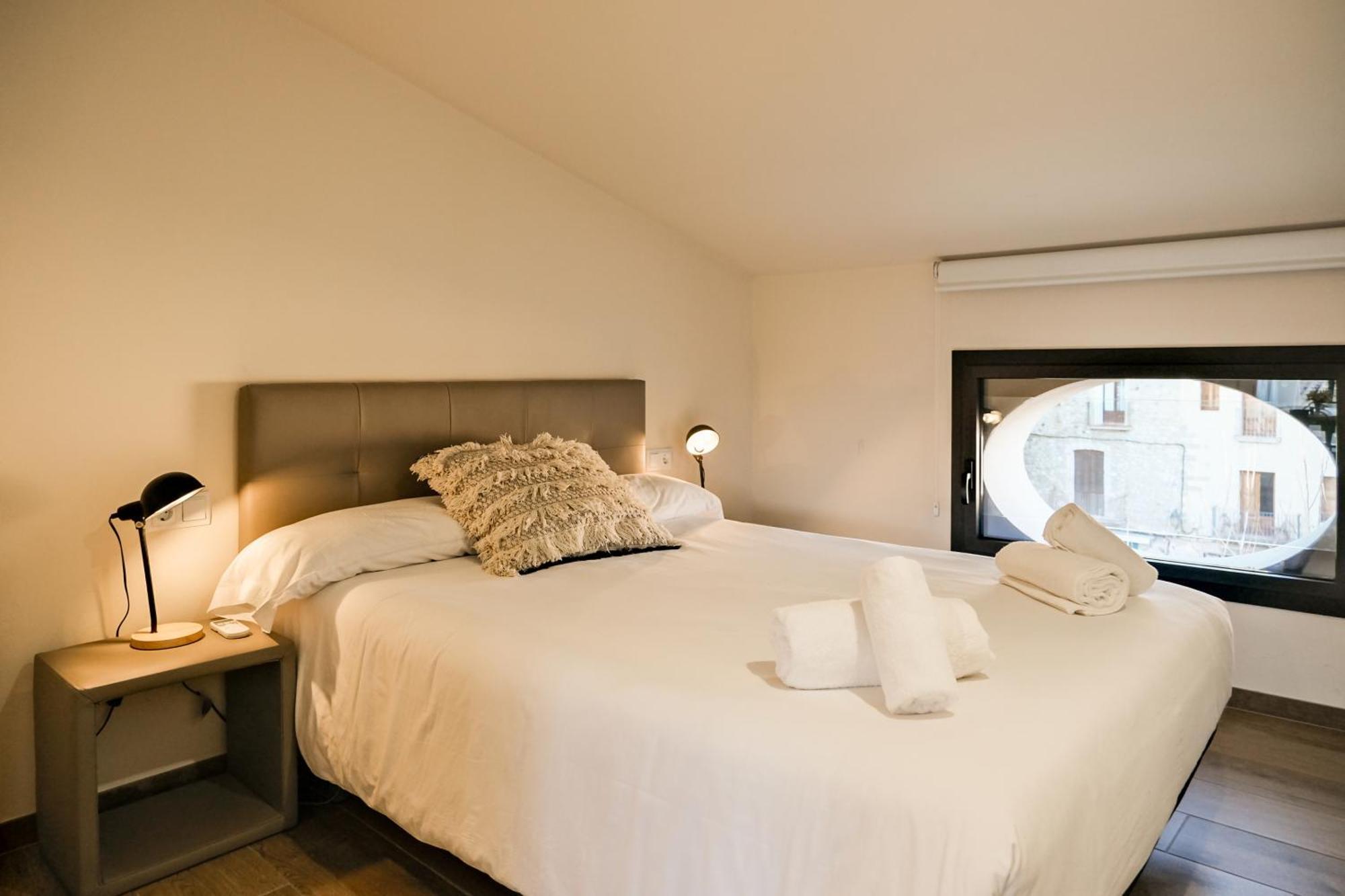 Can Cintet 3 Apartamento Con Terraza En Besalu Bagian luar foto